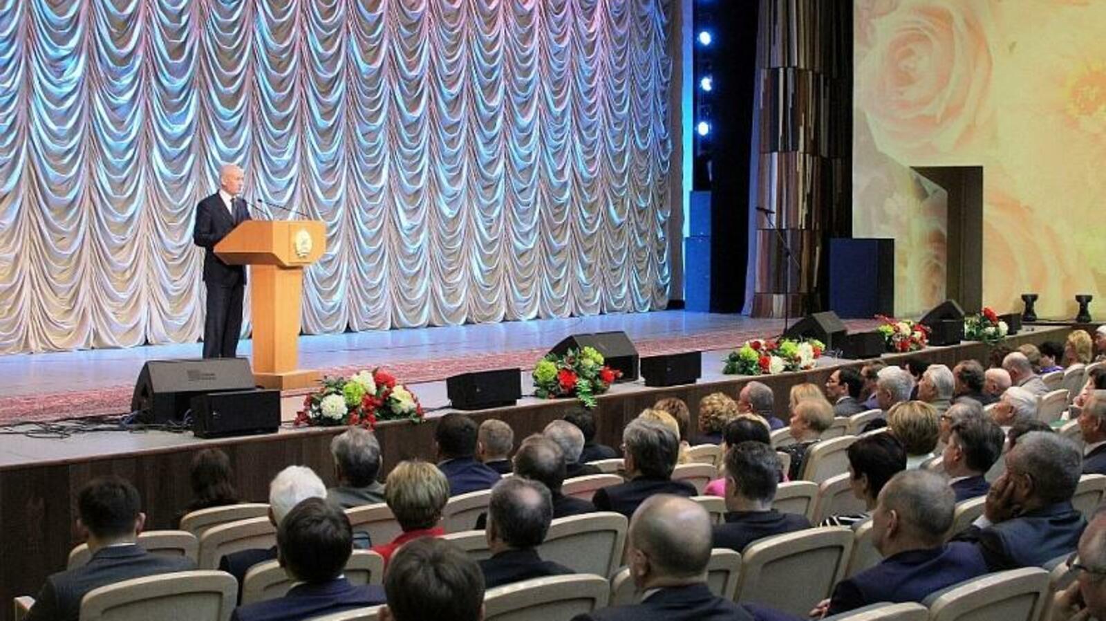 Олег Яровиков