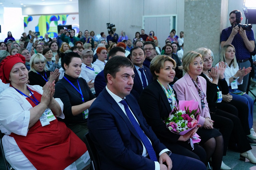 Радий Хабиров поздравил победителей Всероссийского конкурса «Лучшая школьная столовая»