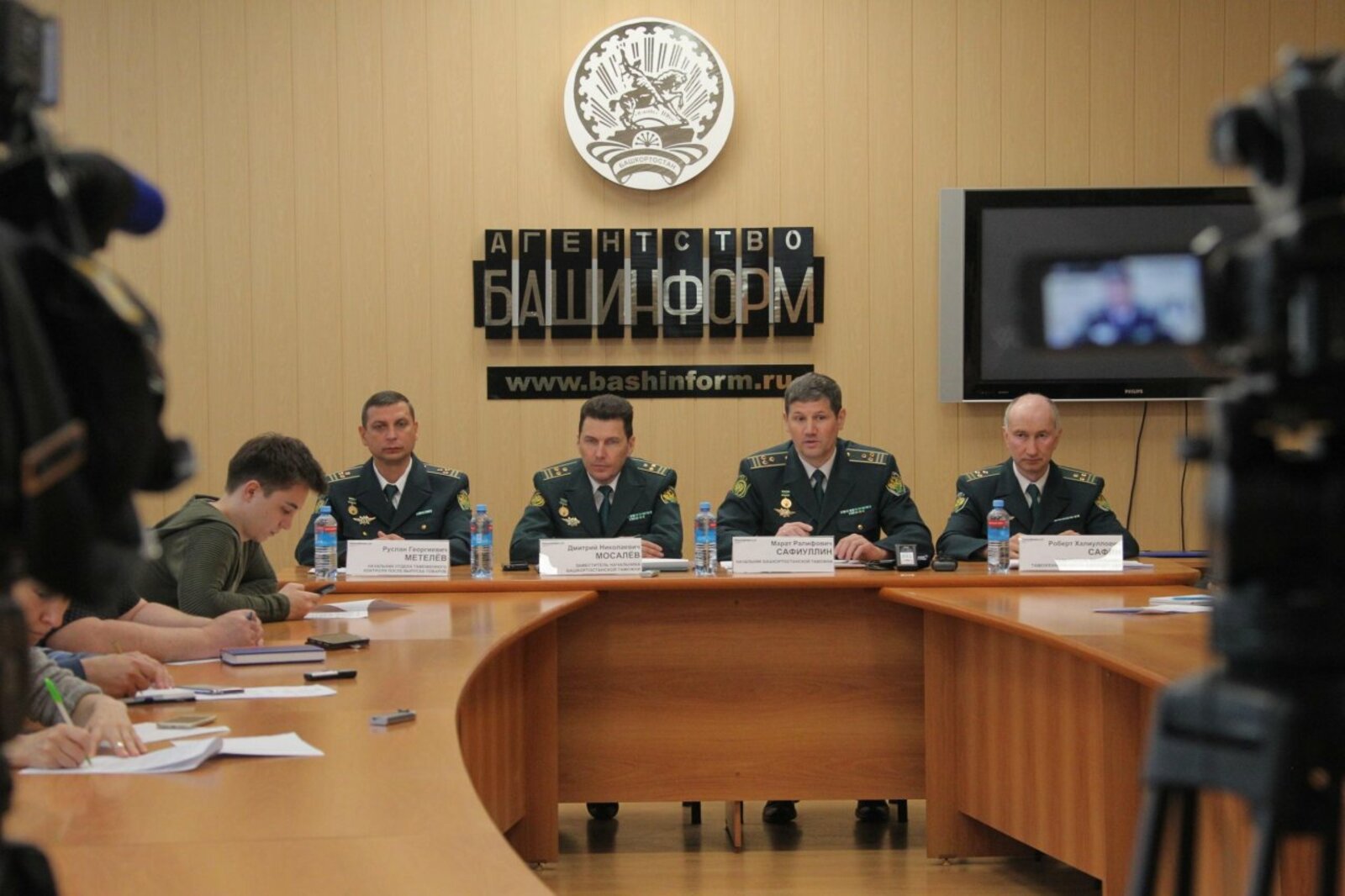 Олег Яровиков