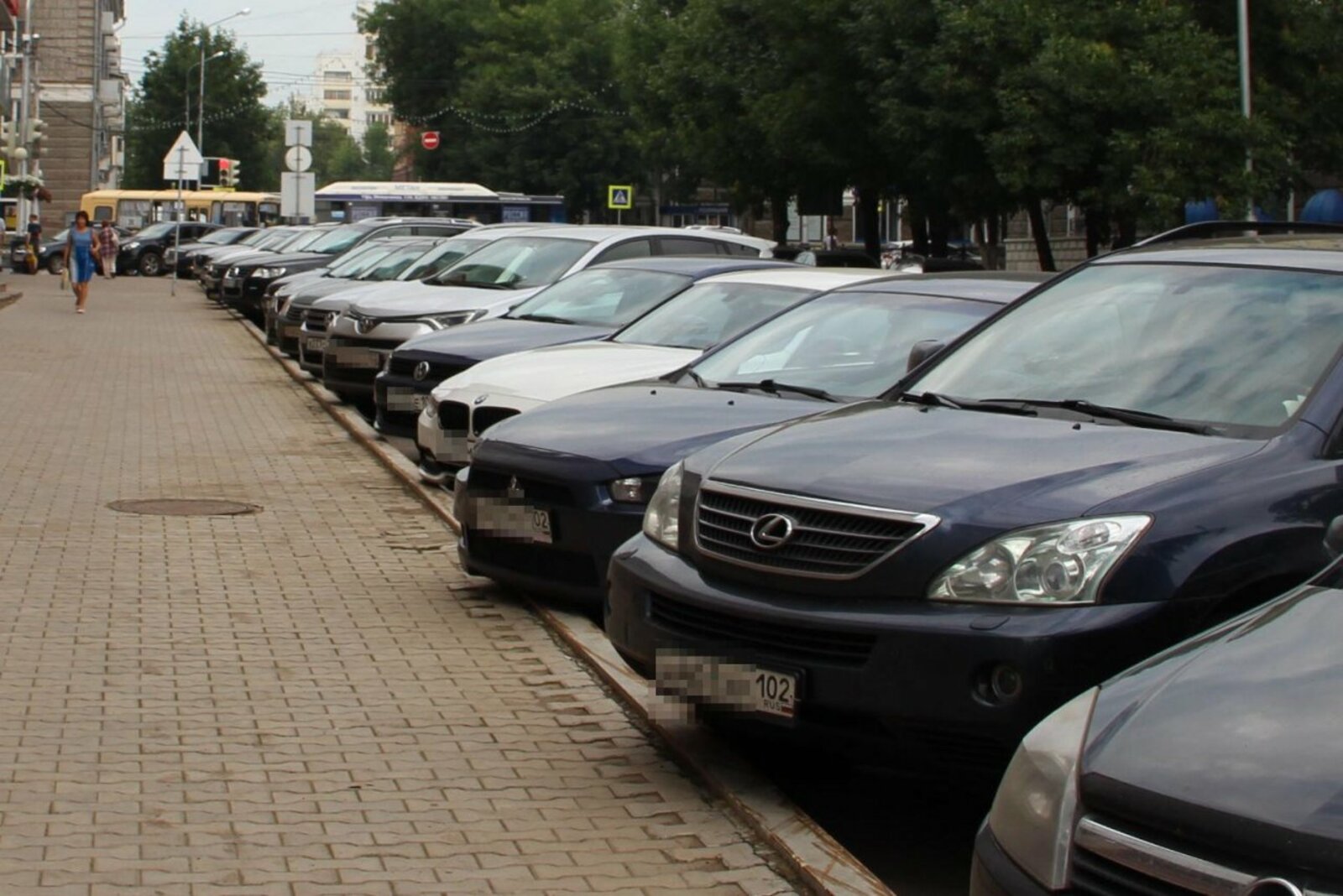 автор