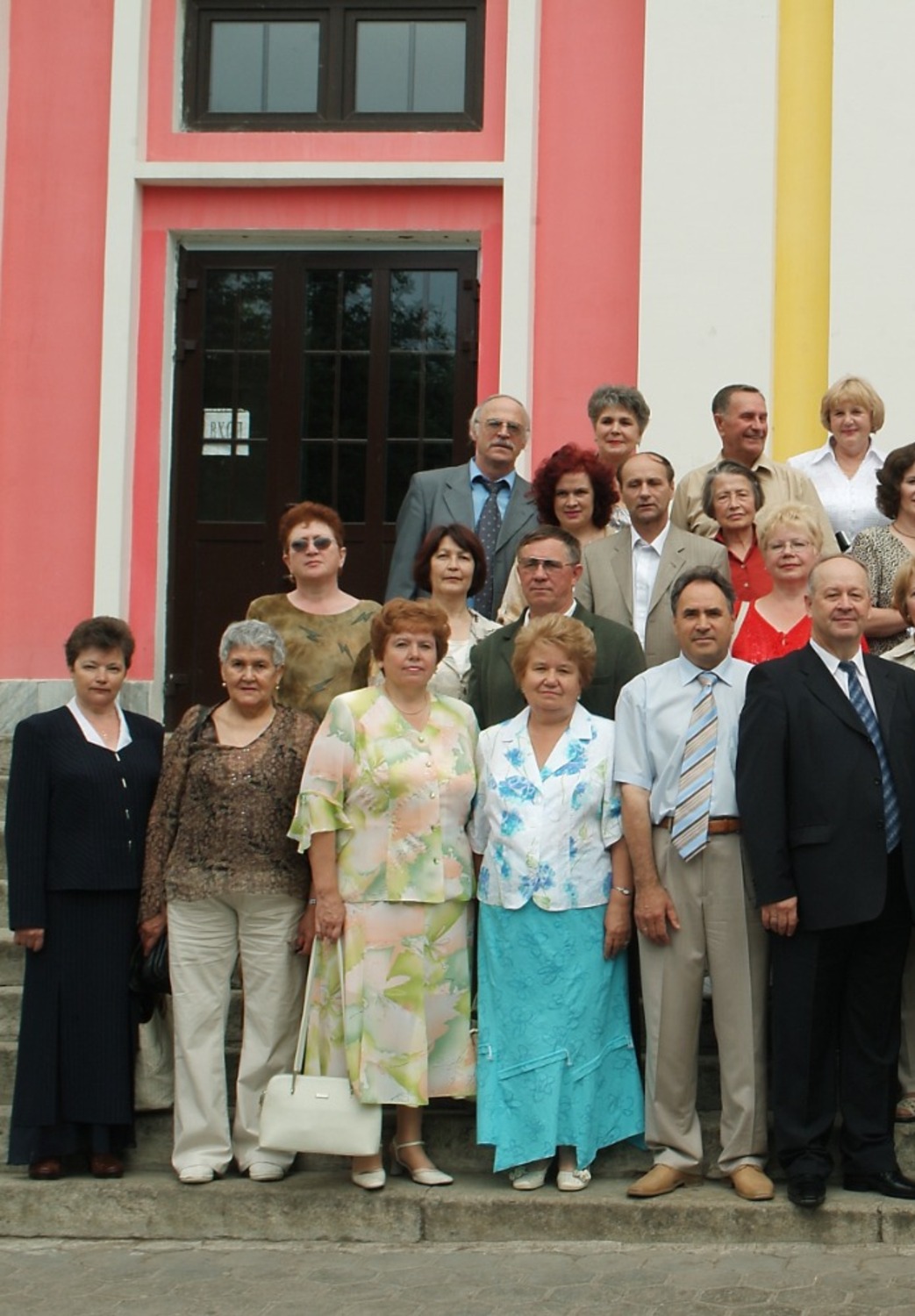 пресс-служба УГНТУ С однокурсниками. Встреча выпускников потока НМ-66 в 2006 г.