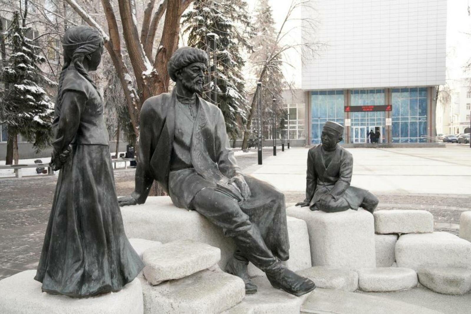 Олег Яровиков