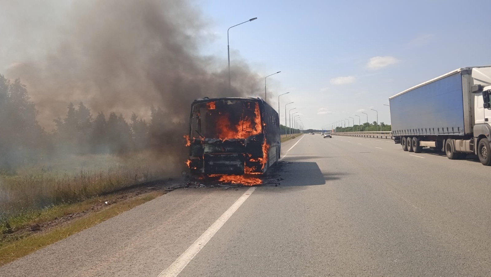 На  трассе М5  загорелся автобус с пассажирами