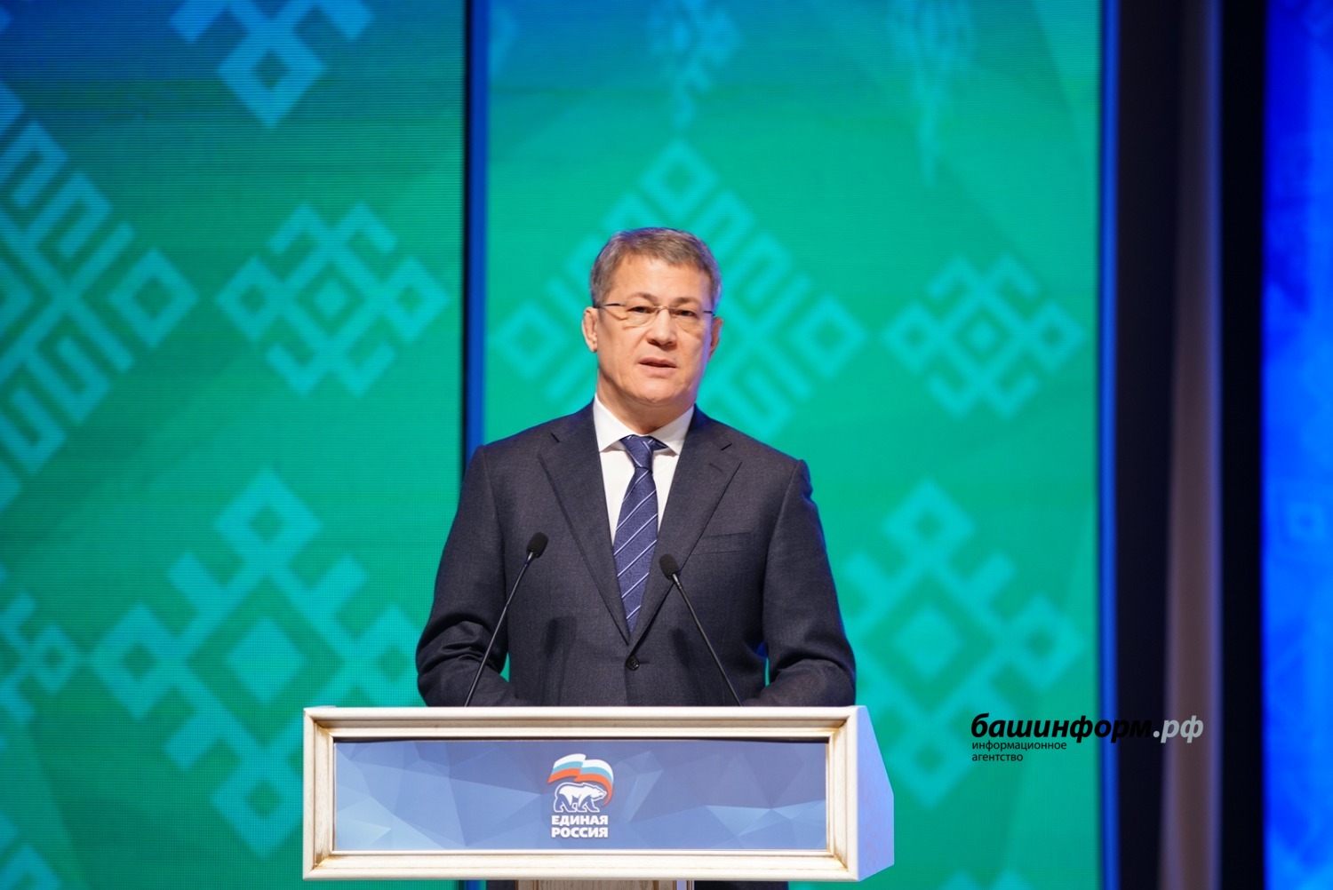 Олег Яровиков