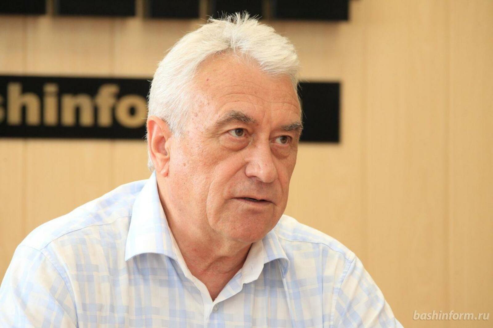 Олег Яровиков