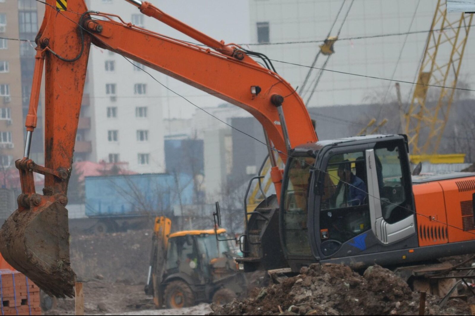 автор