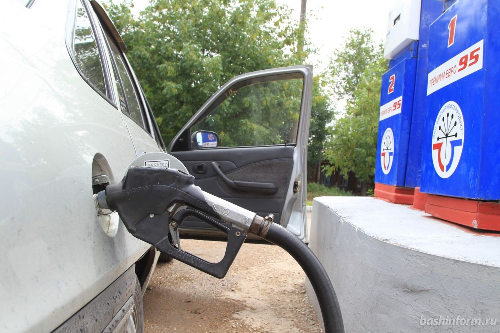 Олег Яровиков