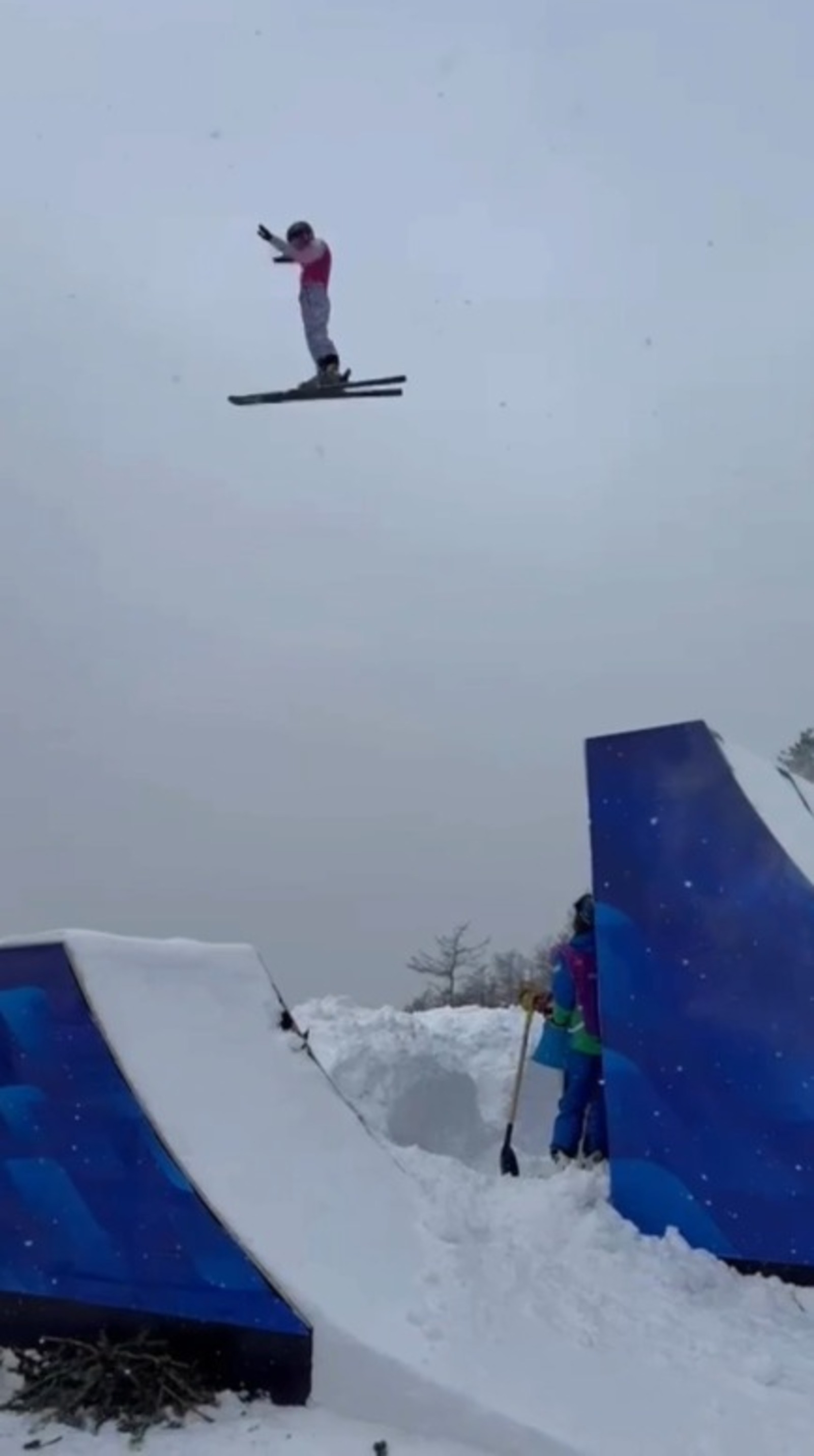 скриншот видео