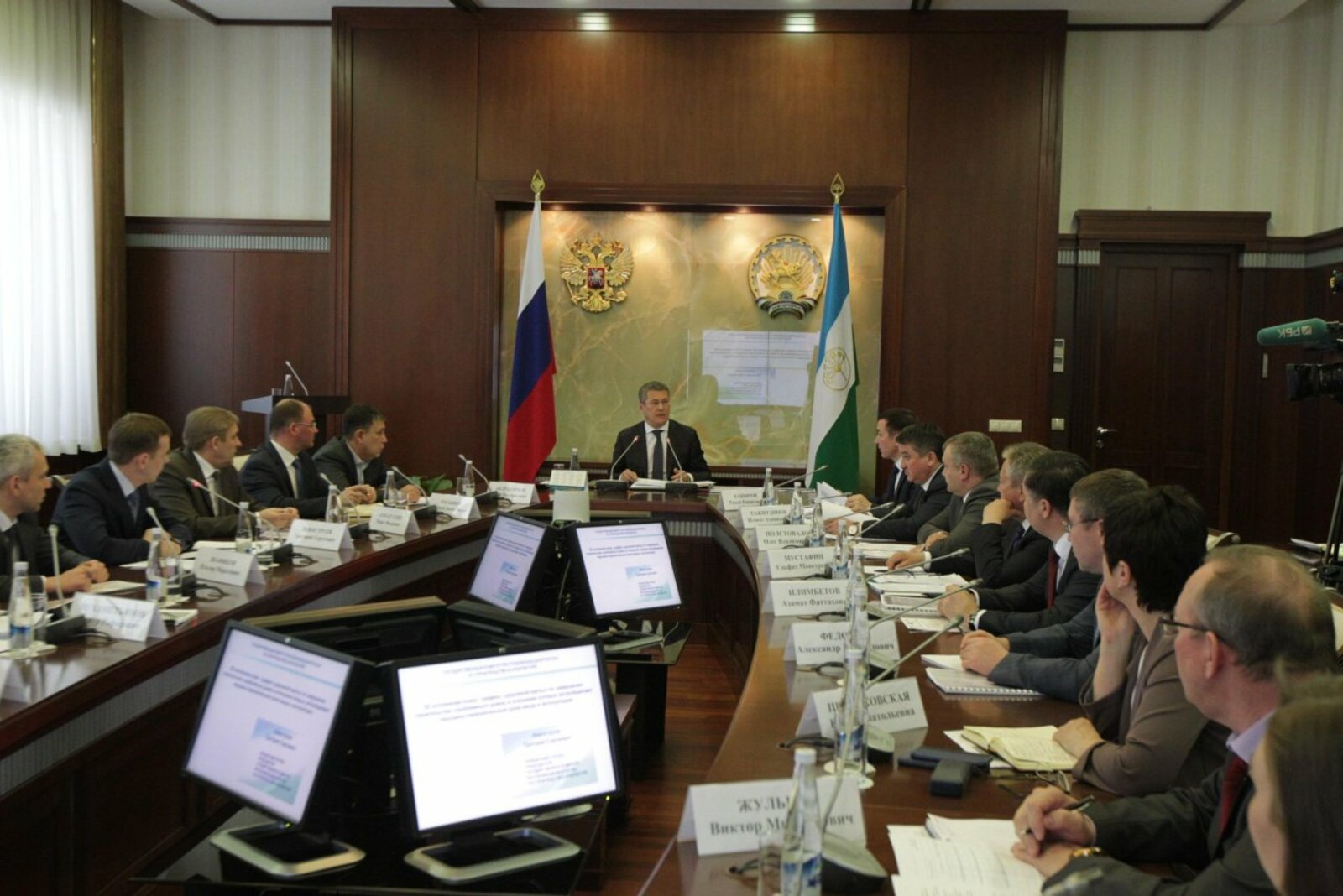 Олег Яровиков