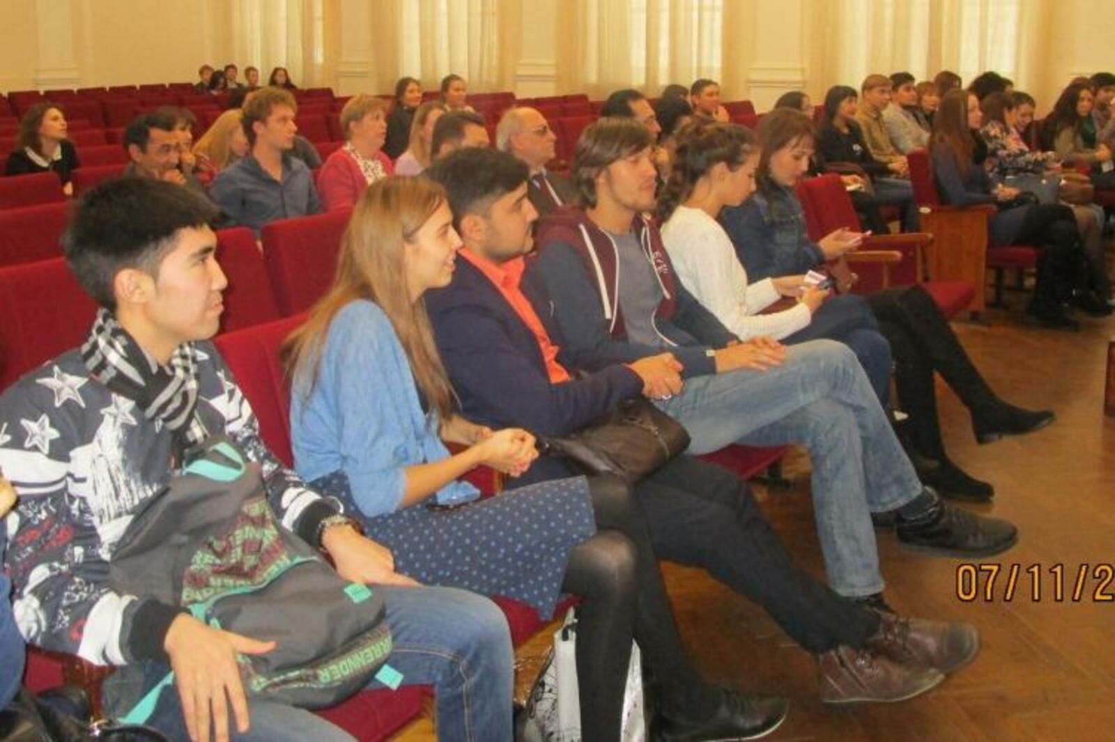 автор