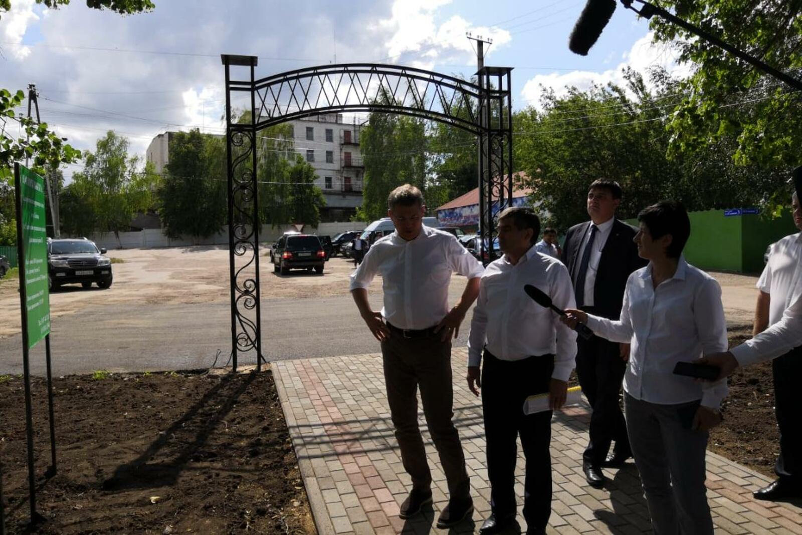 автор