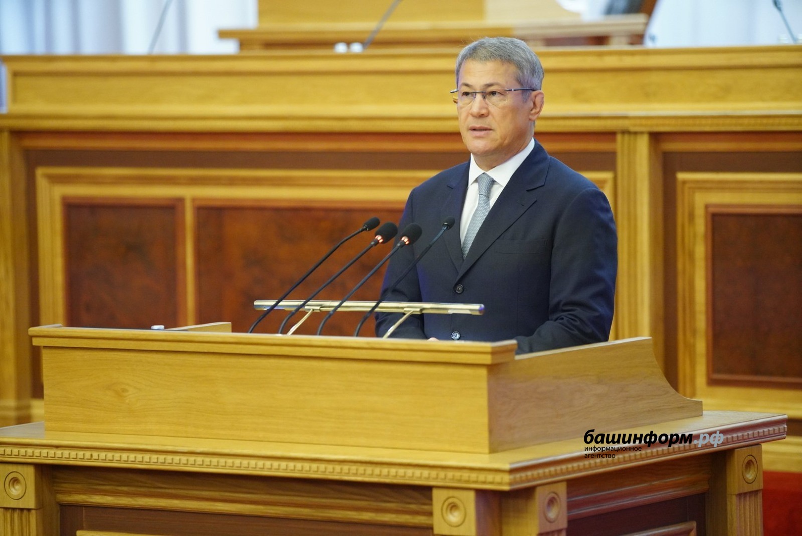 Олег Яровиков