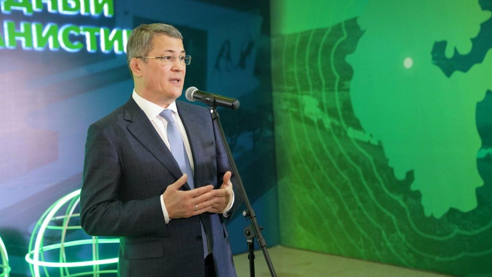 Олег Яровиков