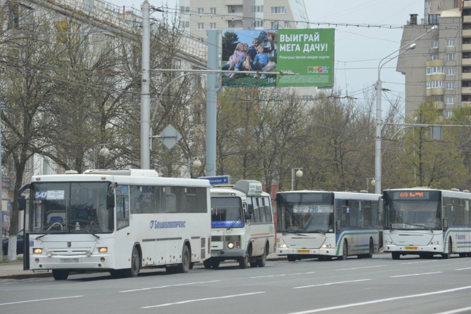 автор