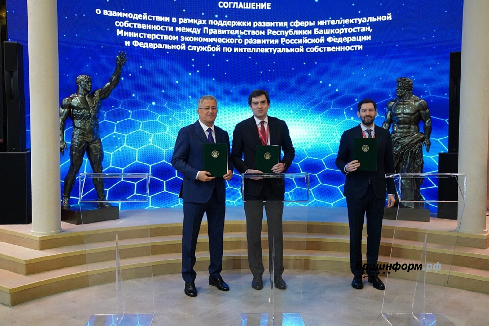 Олег Яровиков