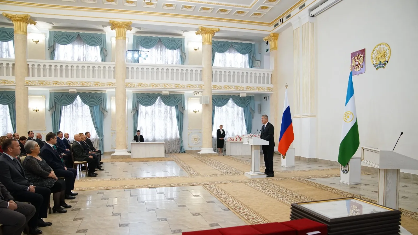 Олег  Яровиков