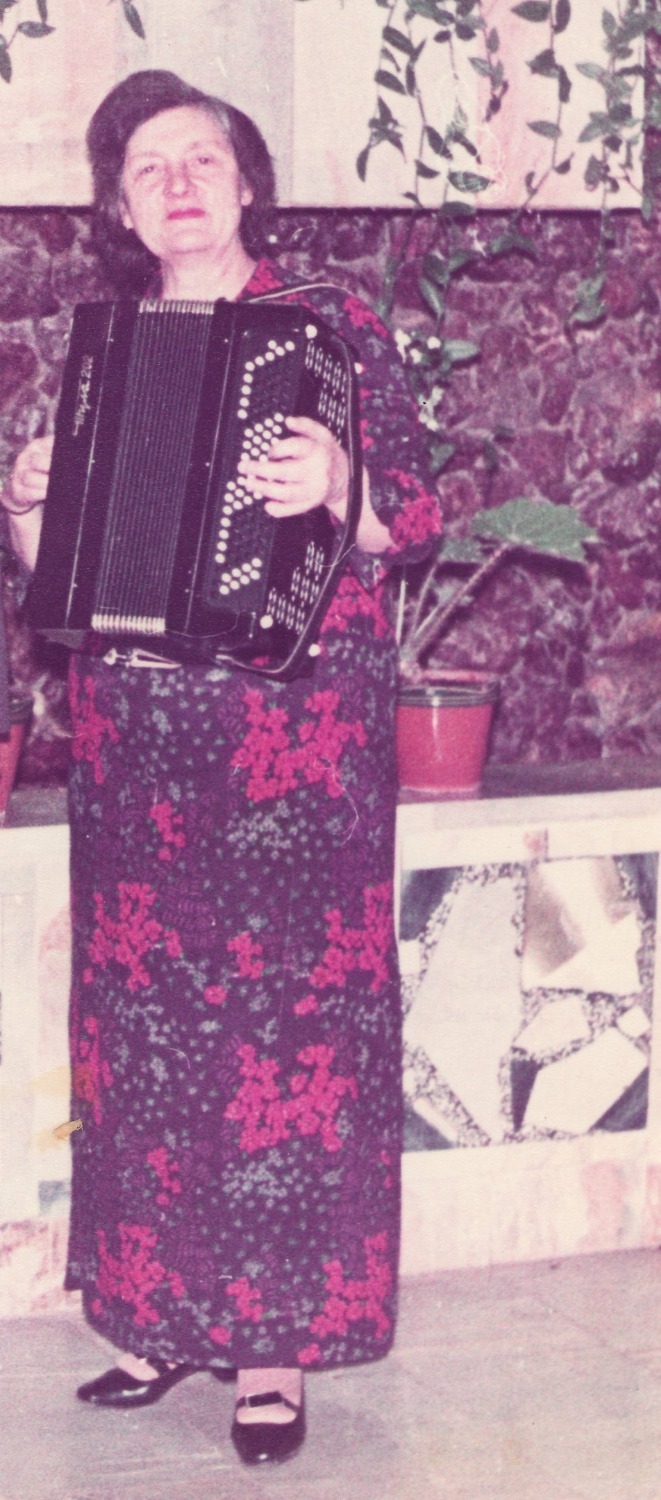 из фондов МБУК "Историко-краеведческий музей" Белебеевского района РБ  Мама артиста Нина Павловна Овчинникова