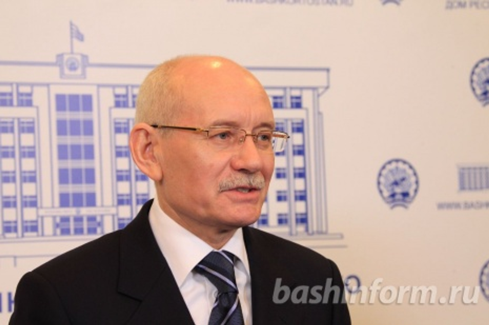 Олег Яровиков