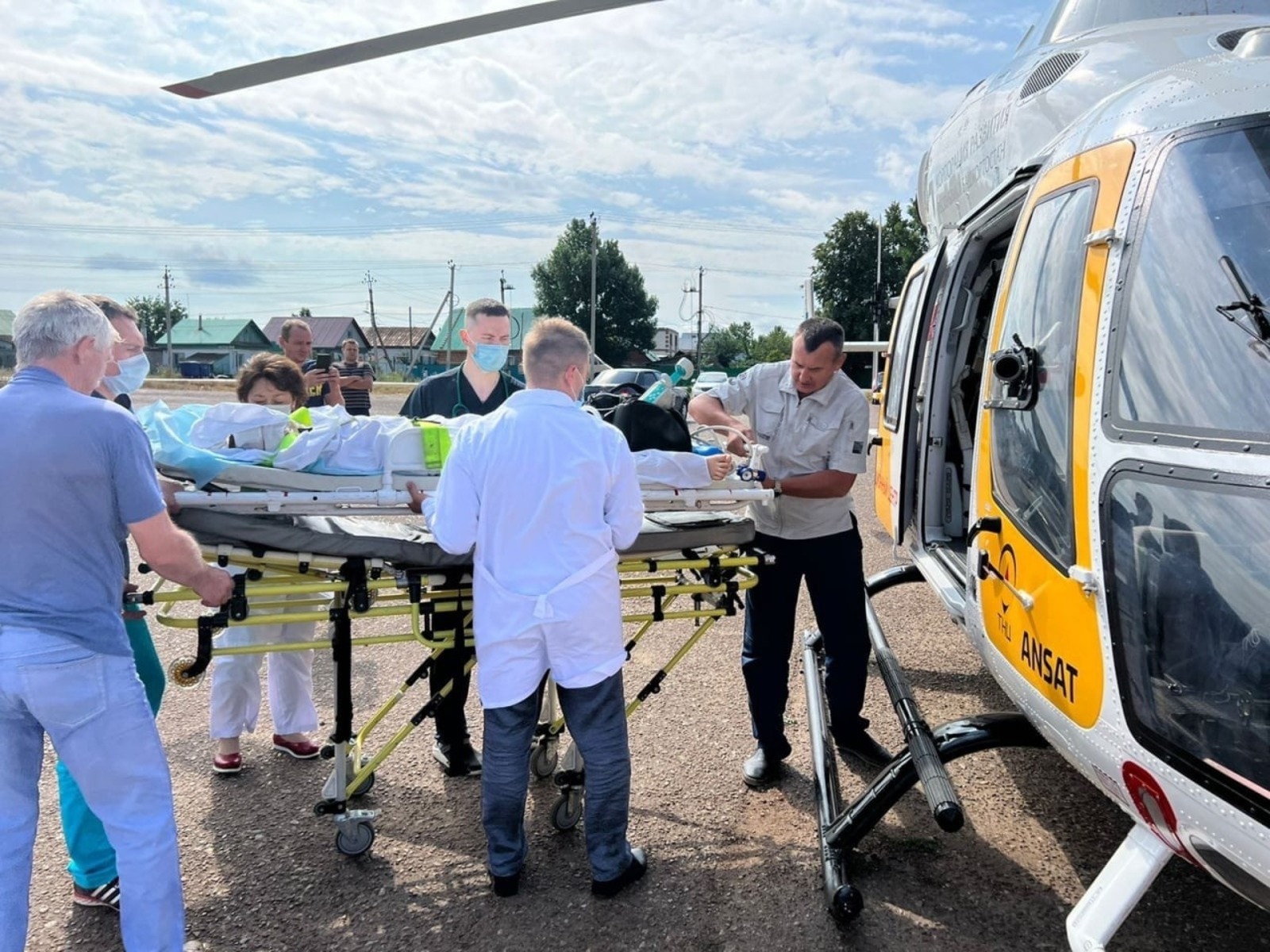 В Уфу вертолетом доставлен пострадавший в ДТП 11-летний пациент