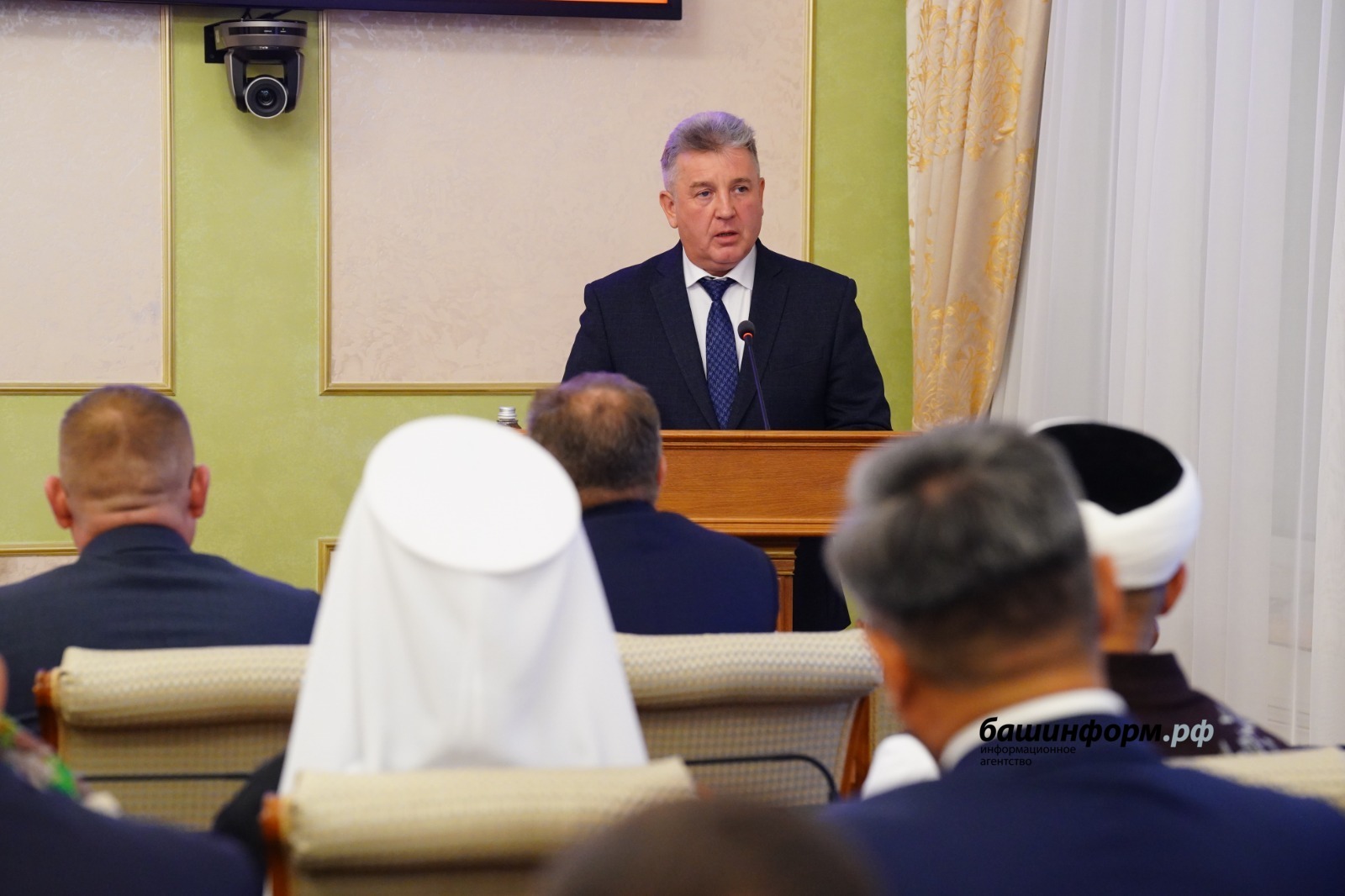 Олег Яровиков