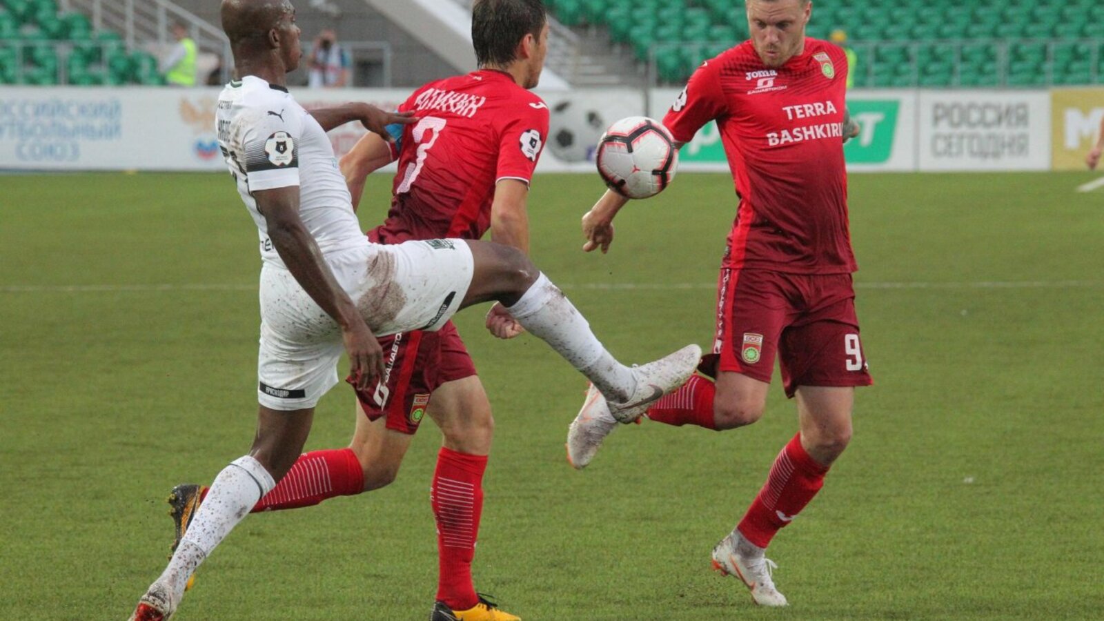 Олег Яровиков