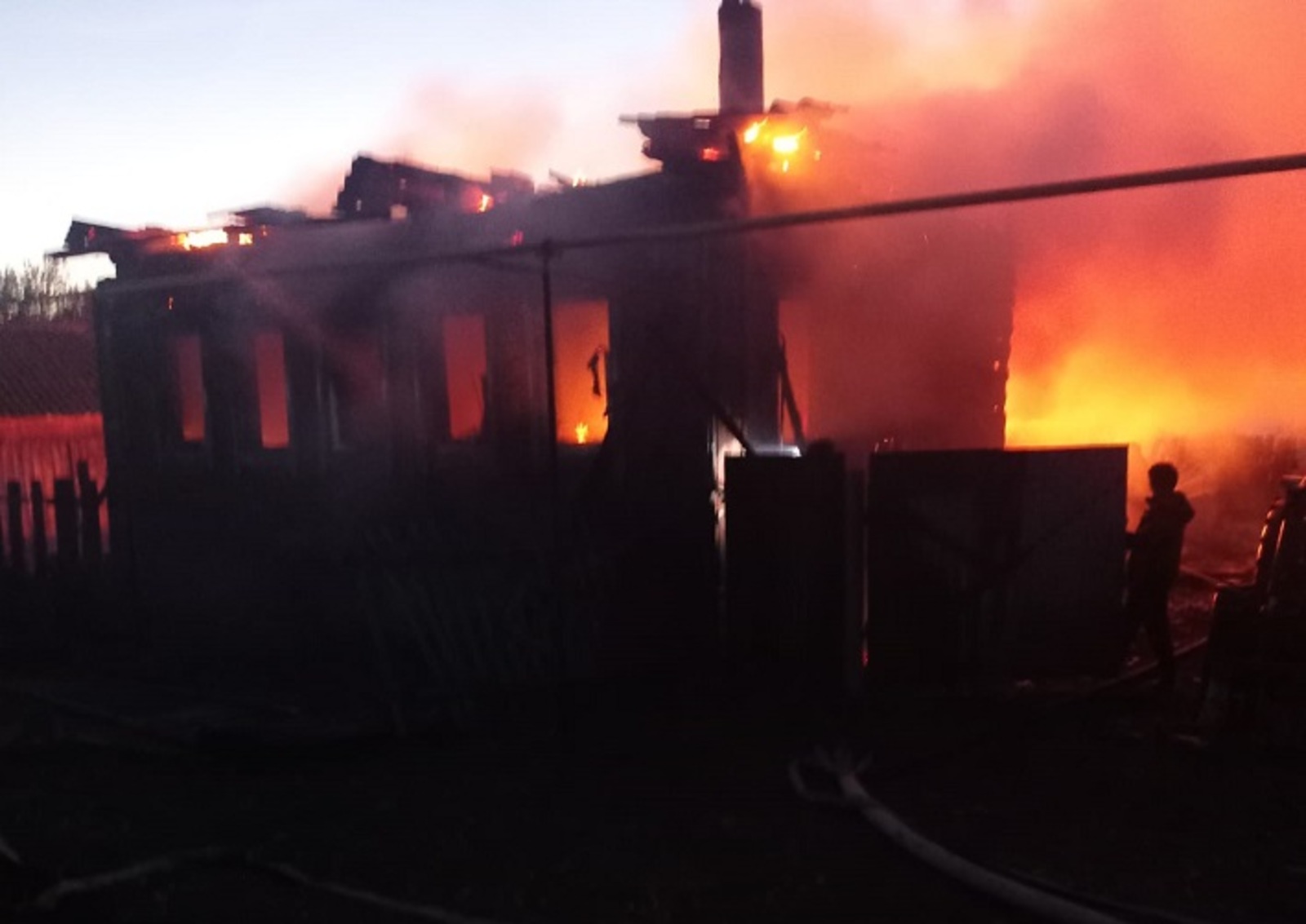 Жительница Башкирии попала в реанимацию из-за пожара в частном доме