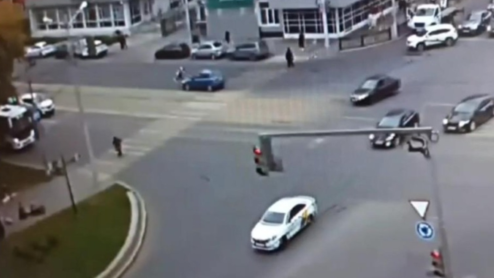стоп-кадр видео ОГИБДД по Уфе