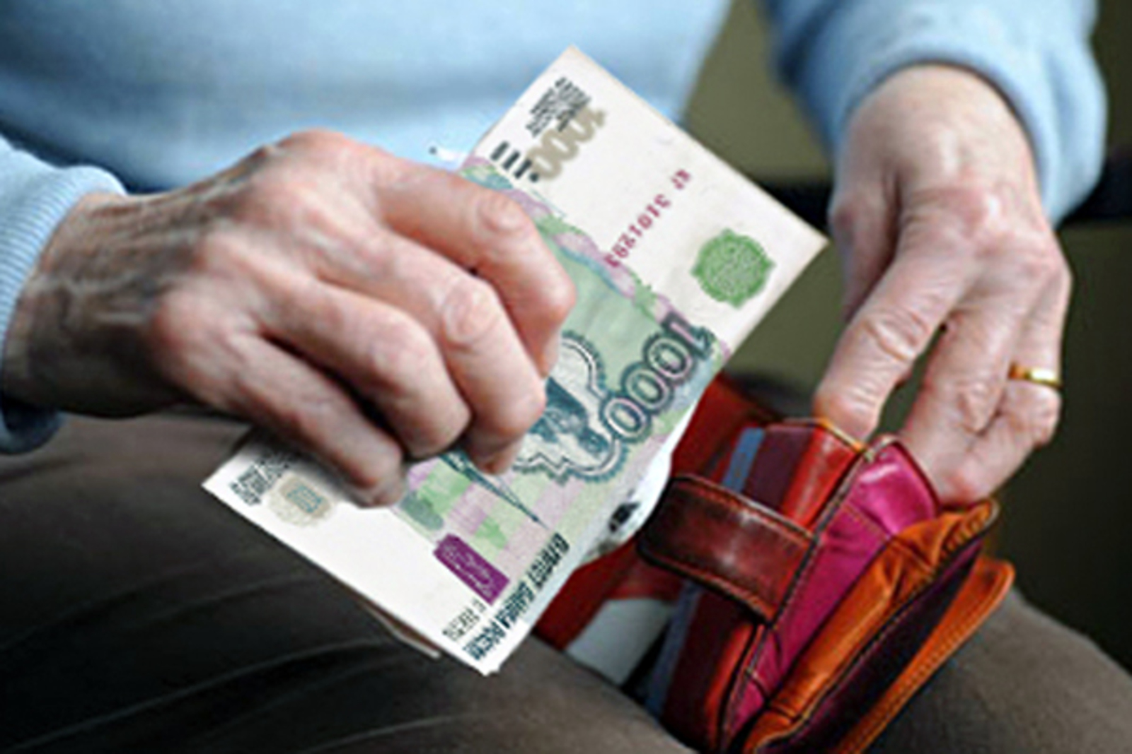 Пенсионерка из города Октябрьского отдала мошенникам более 100 тысяч рублей