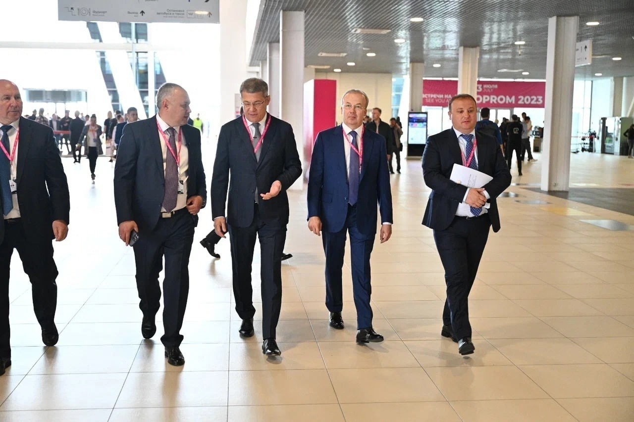 Делегация Башкирии работает на Международной промышленной выставке Иннопром-2022