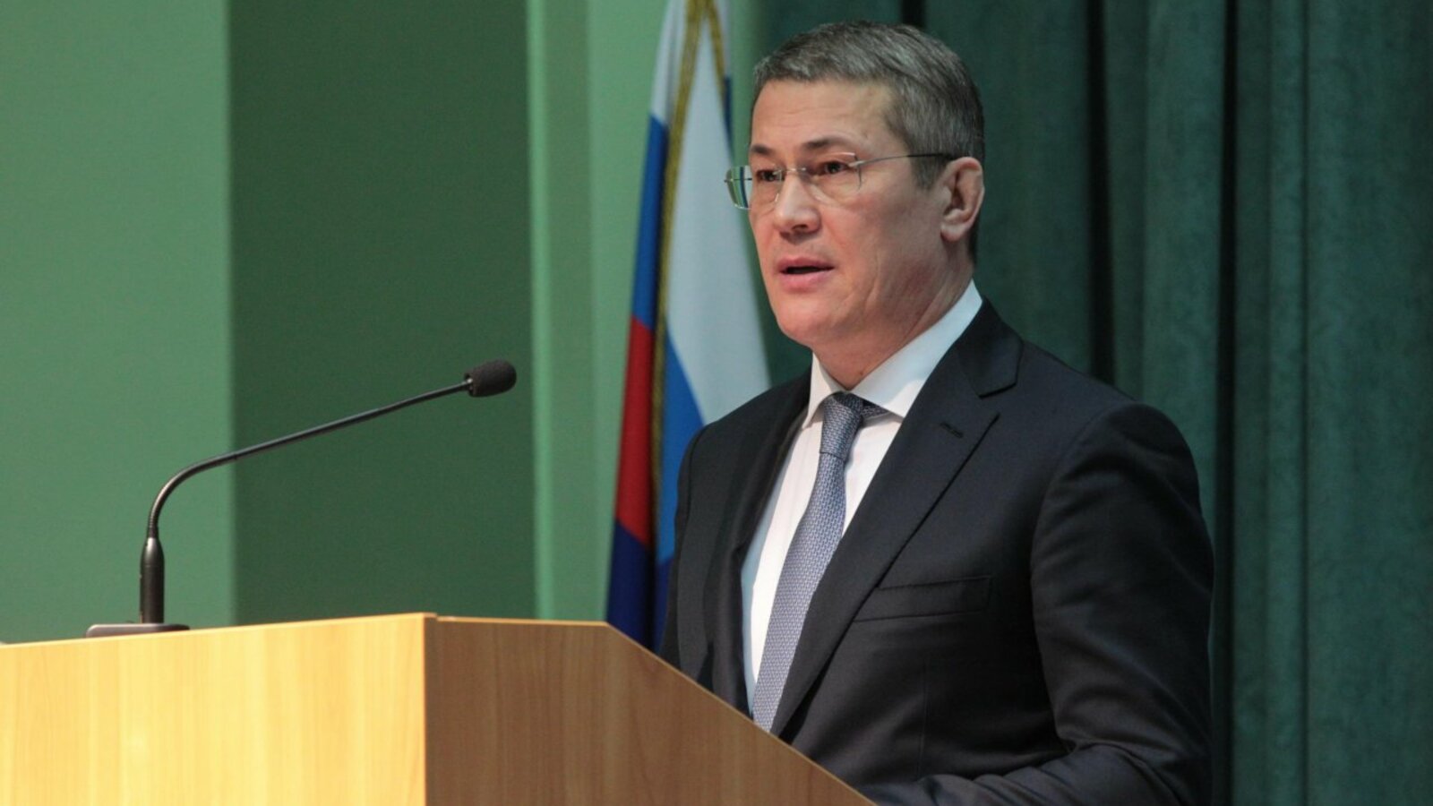 Олег Яровиков