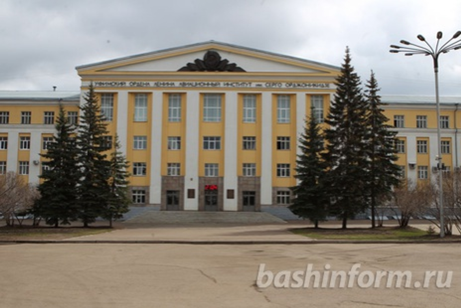 Олег Яровиков