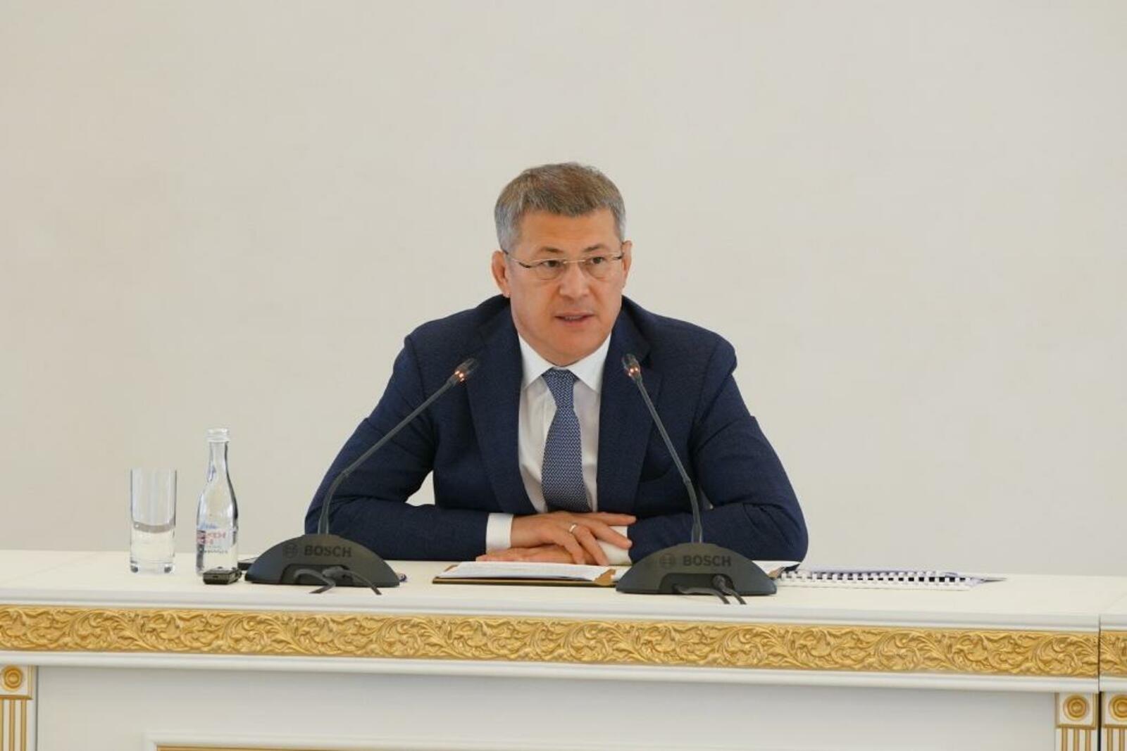 Олег Яровиков
