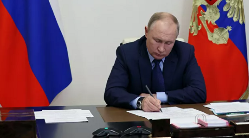 Владимир Путин язгы чакыру турындагы указга кул куйды