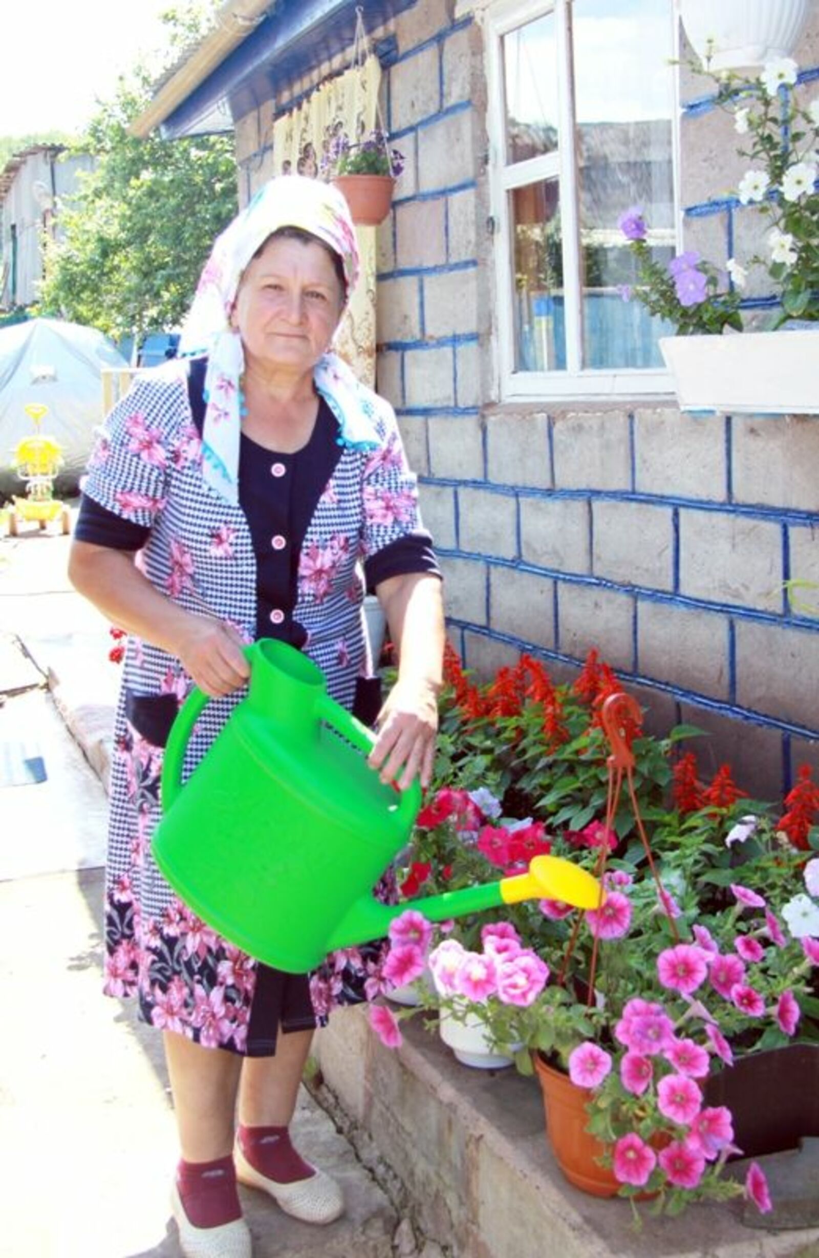 У Зифы Гареевны даже цветы чувствуют её доброту.