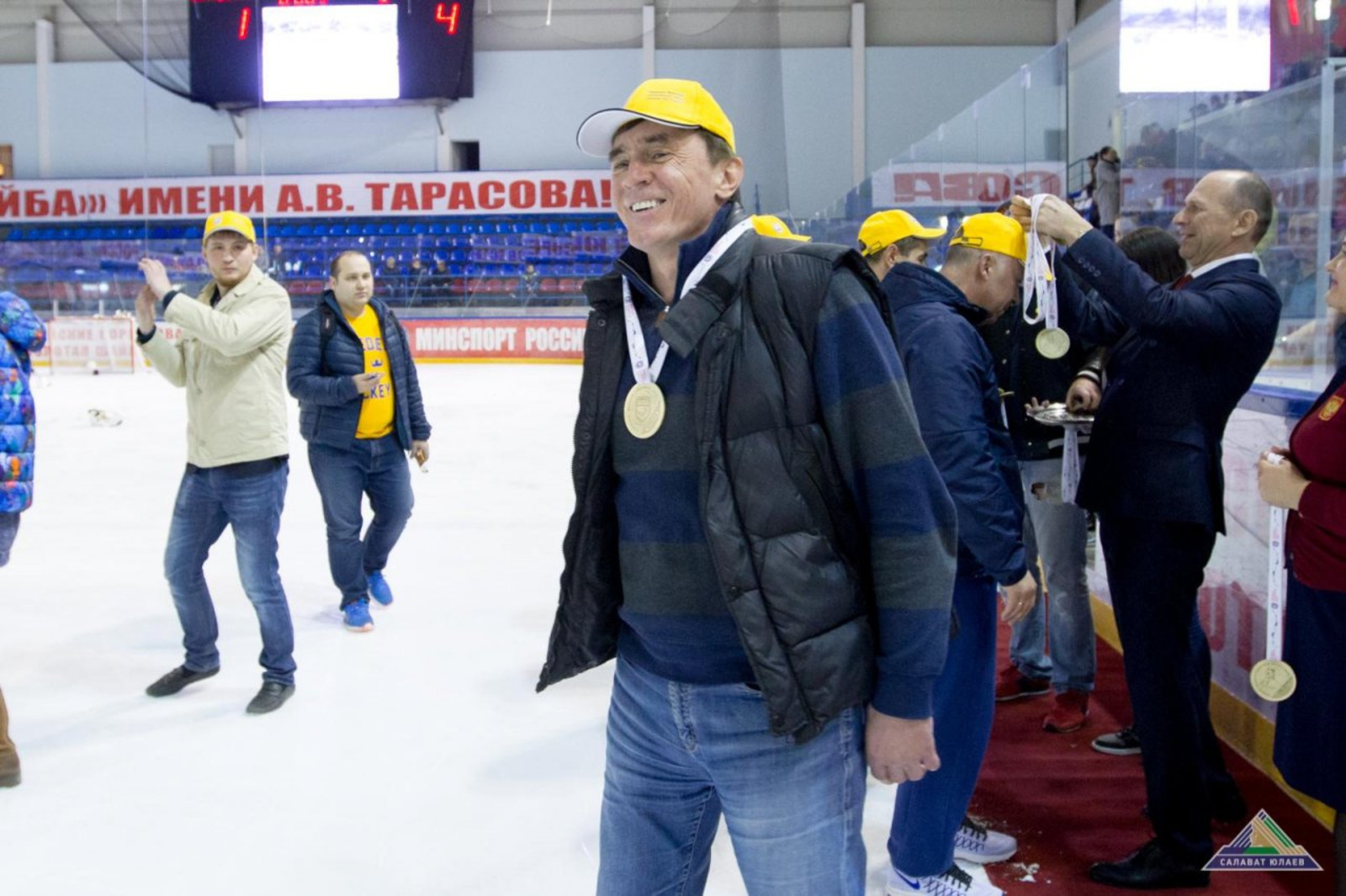 «Салауат Юлаев» хоккей клубы сайты