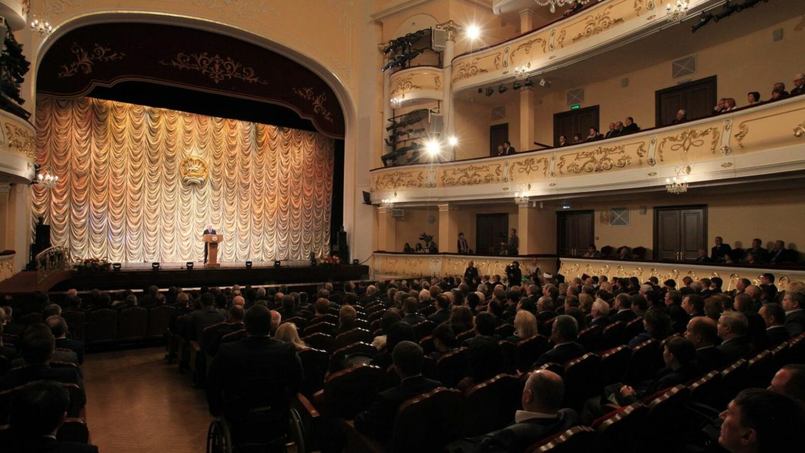 Олег Яровиков