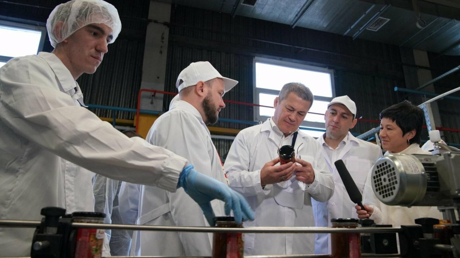 Олег Яровиков