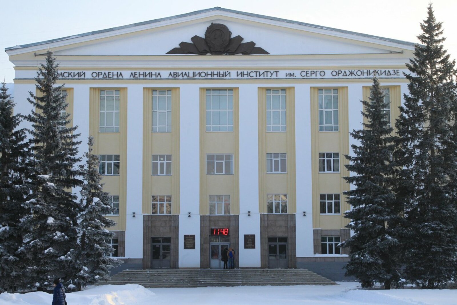 Олег Яровиков