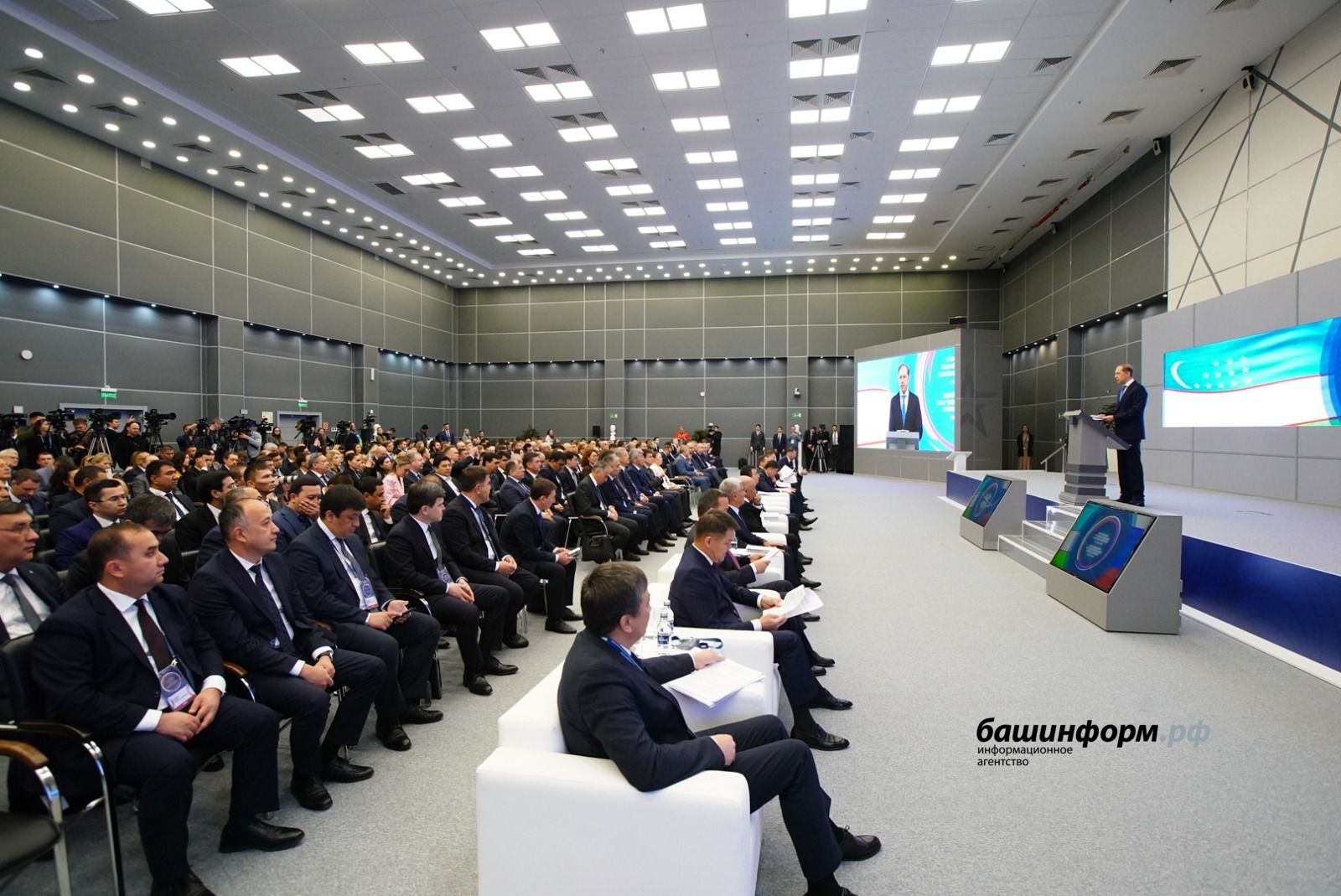 Олег  Яровиков