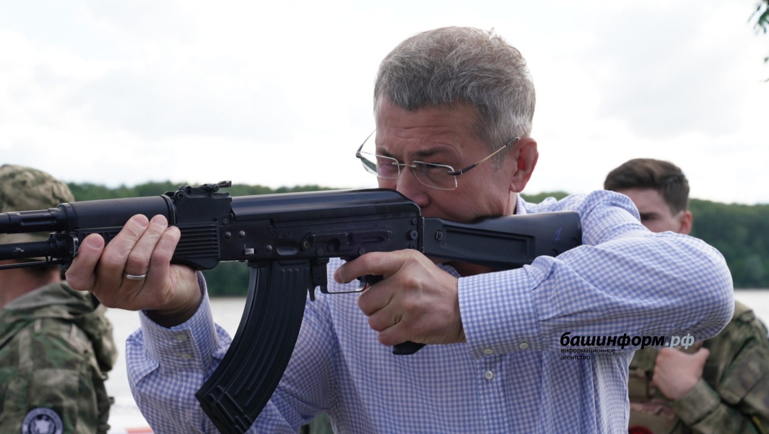 Олег Яровиков