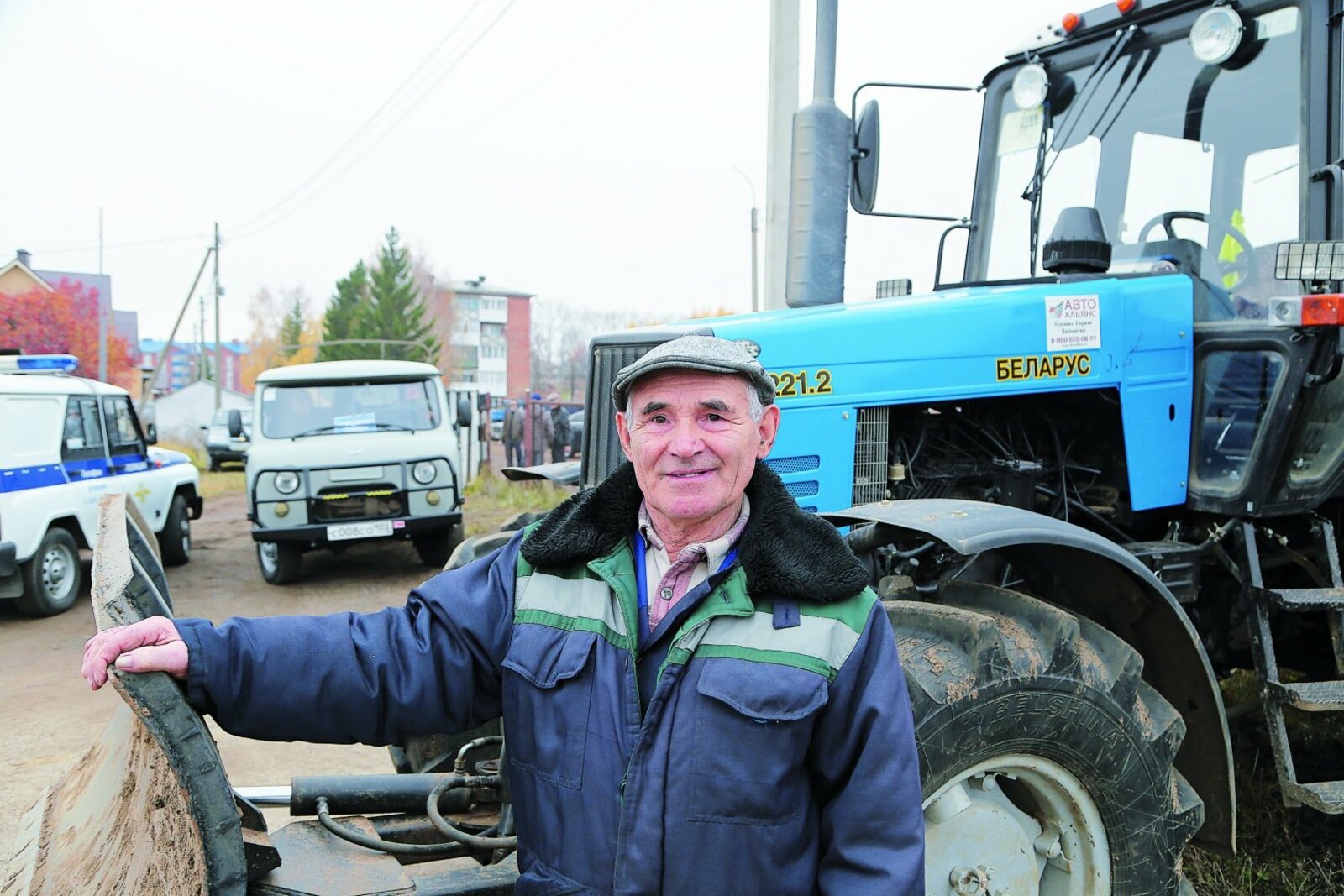 Ясавий Гатауллин – самый старший участник конкурса, его стаж работы на тракторе – 50 лет. Фото: Руслан Никонов, «КЗ».