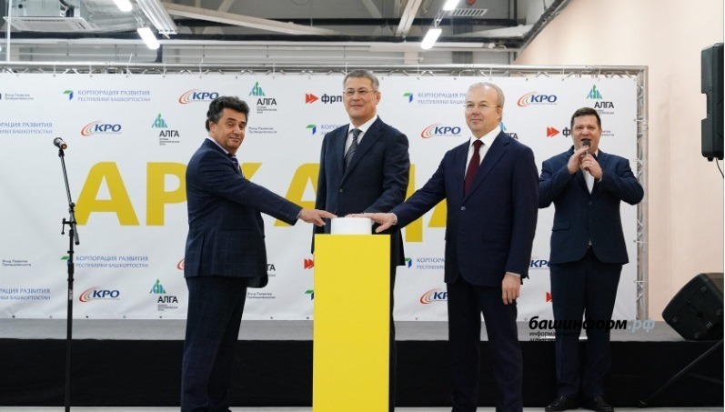 Олег Яровиков