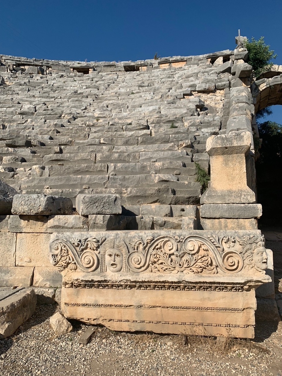 автор  Каменный театр.