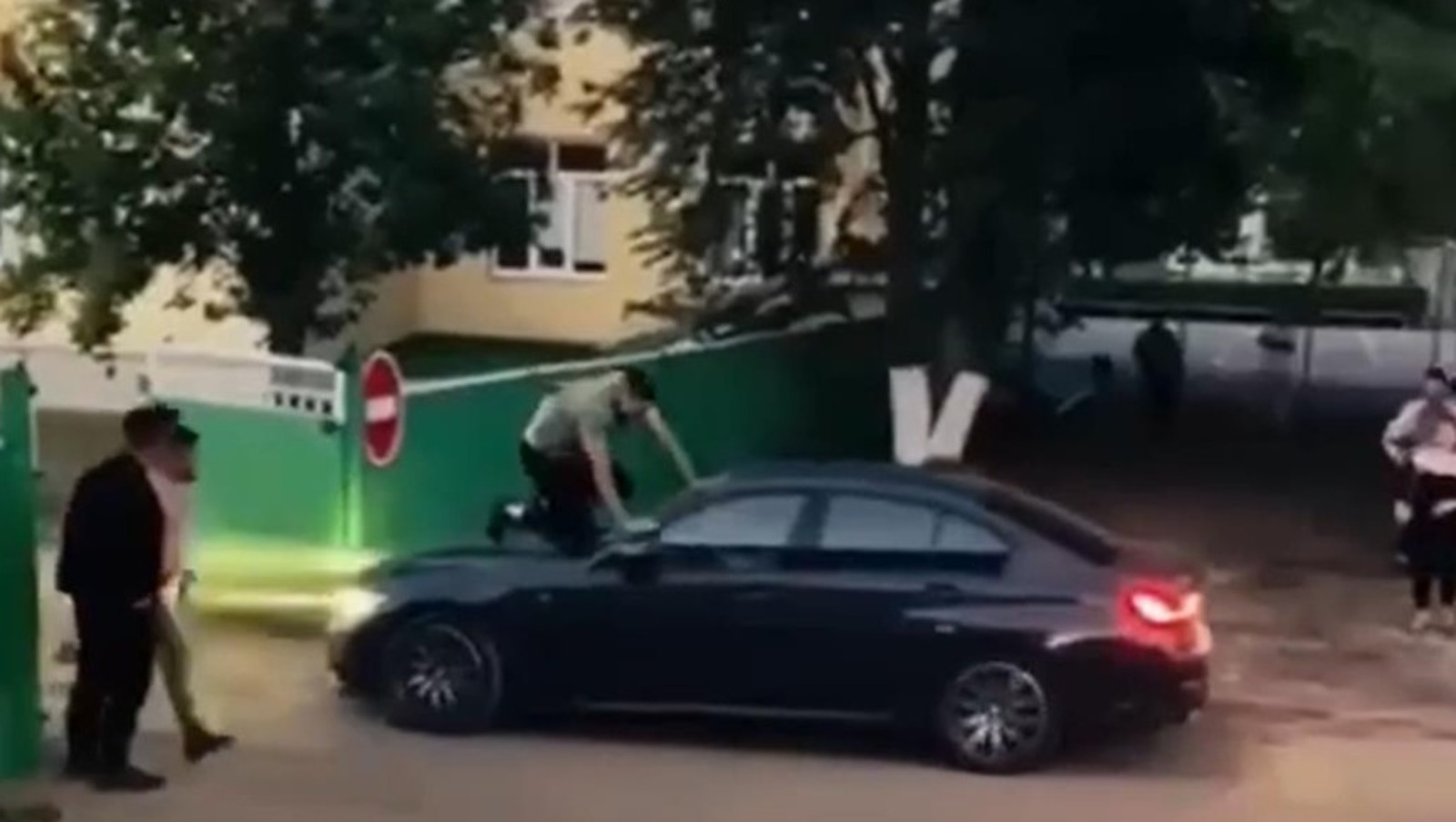 стоп-кадр видео из соцсетей