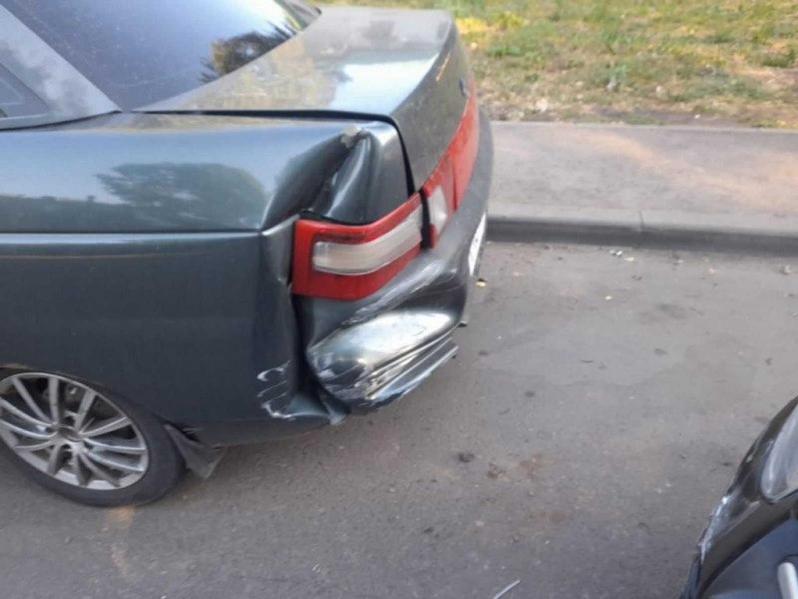 Мужчина в Башкирии угнал машину у нового знакомого, отомстив за приставания к своей девушке