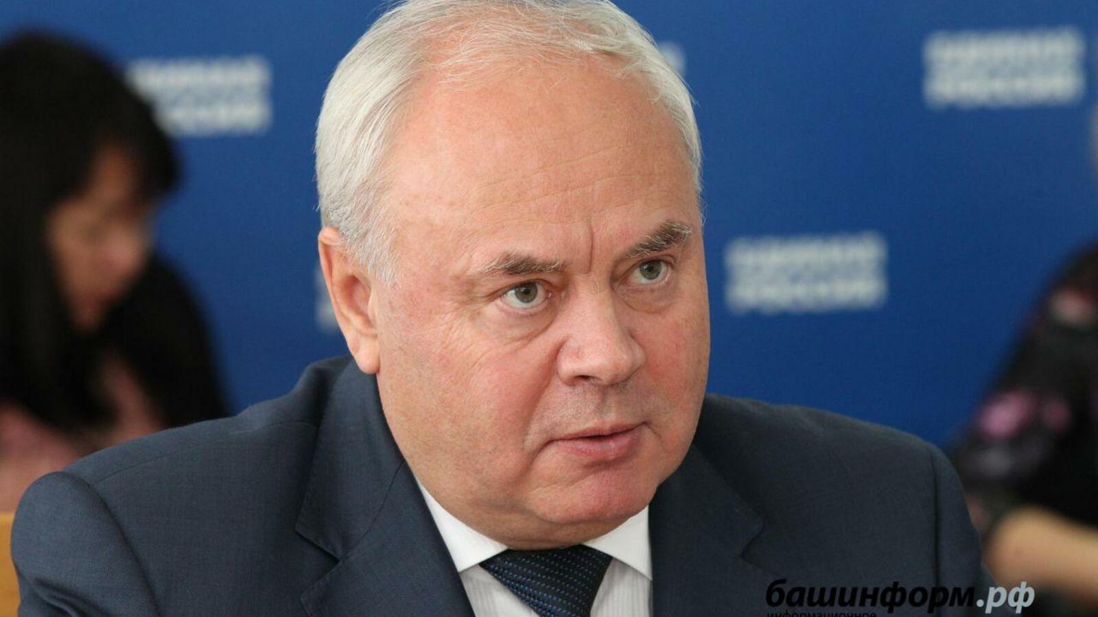 Олег Яровиков