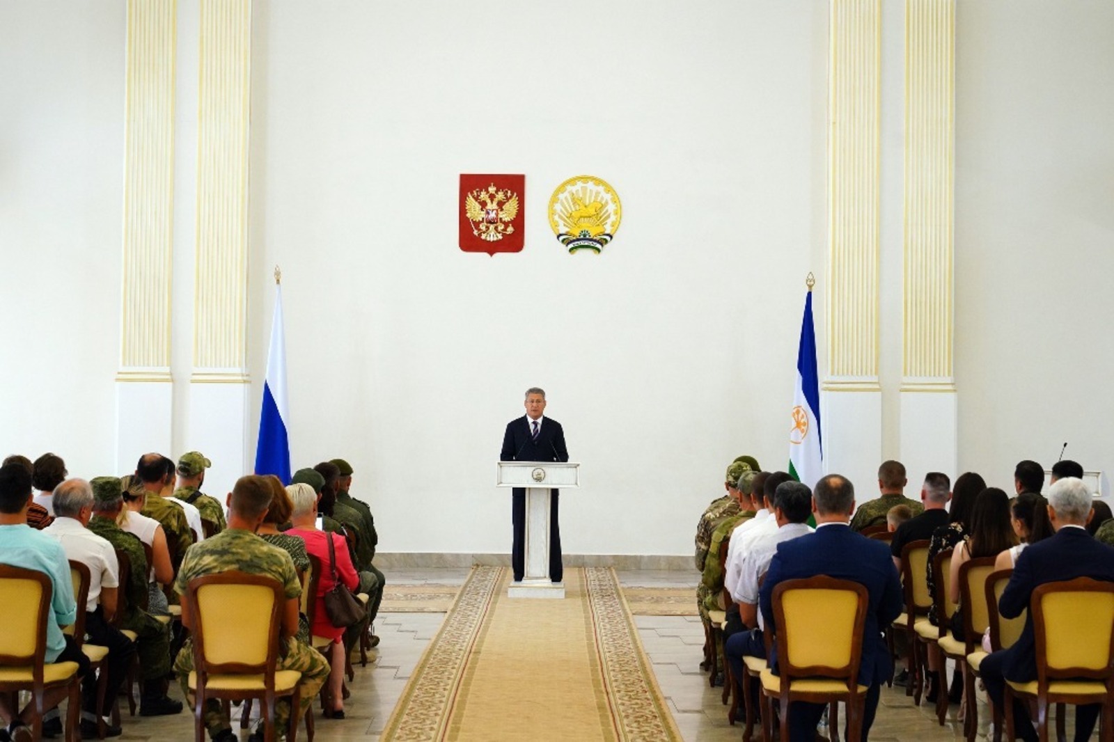 Олег Яровиков