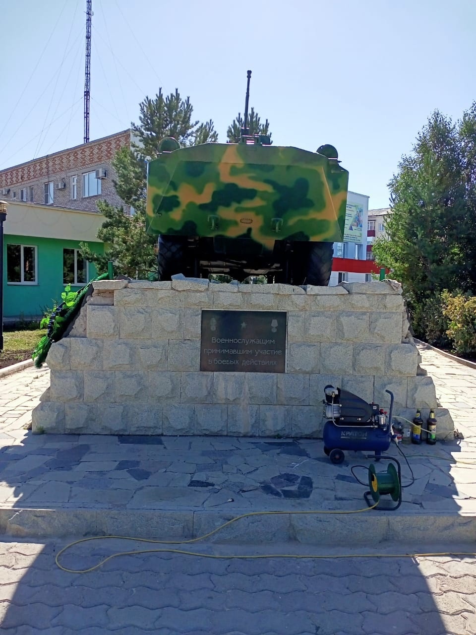 В Сибае всем миром обновили памятник воинам-интернационалистам