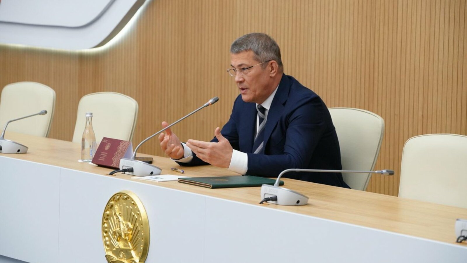 Олег Яровиков