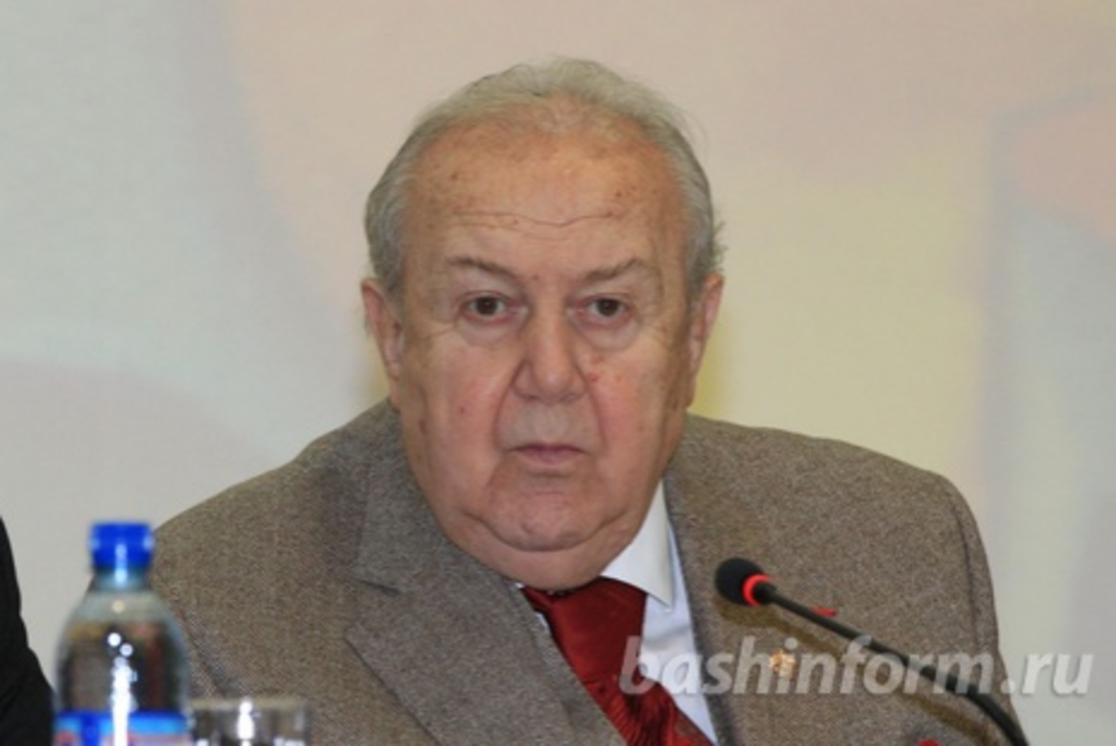 Олег Яровиков